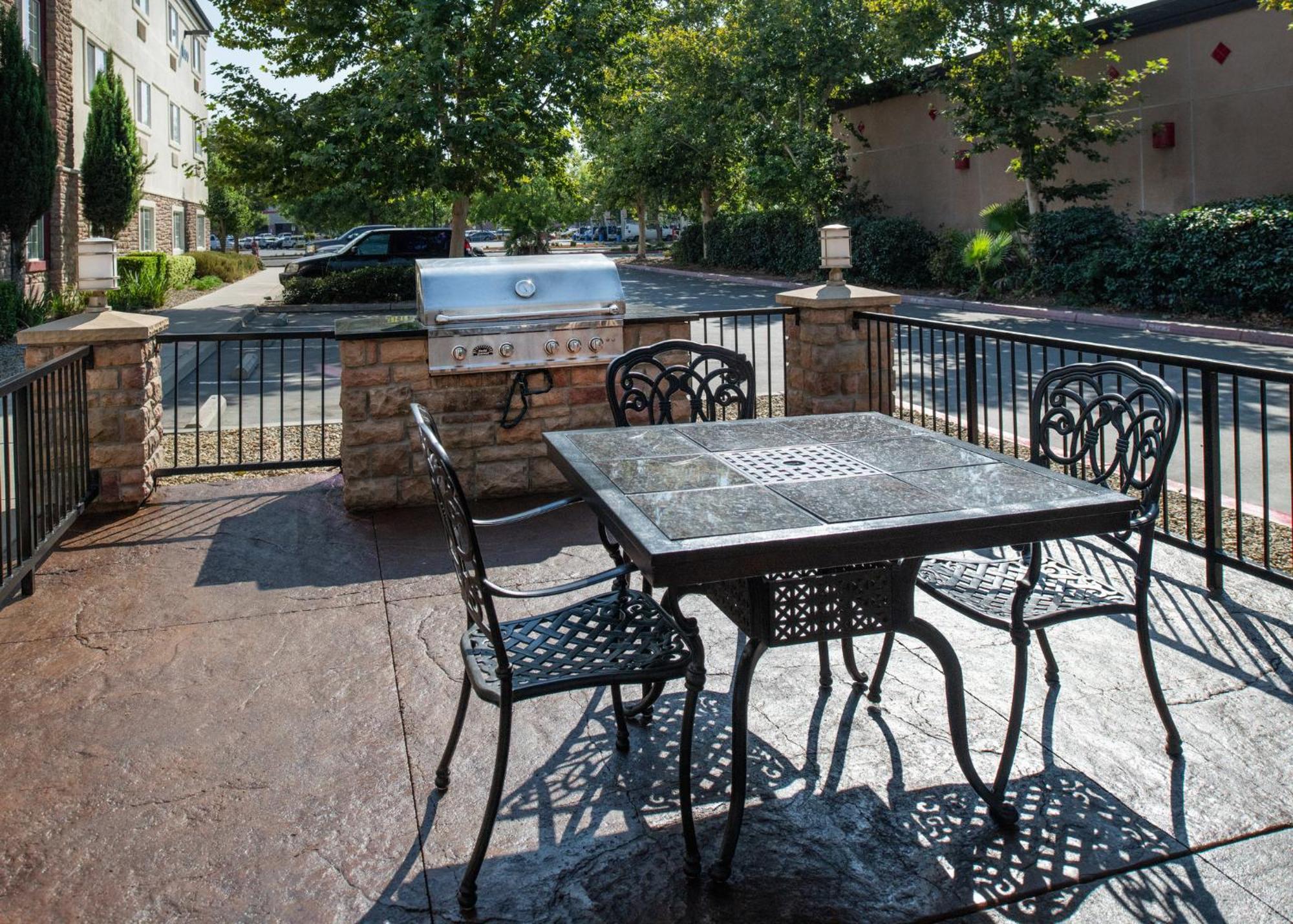 Candlewood Suites Turlock By Ihg Extérieur photo